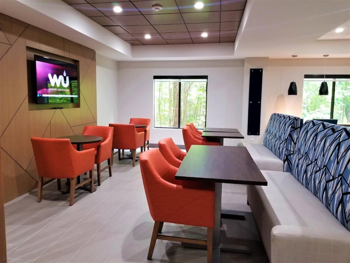 Holiday Inn Express Apex - Raleigh By Ihg Exterior photo
