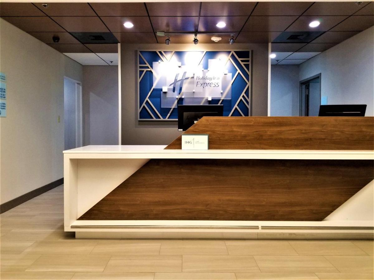 Holiday Inn Express Apex - Raleigh By Ihg Exterior photo