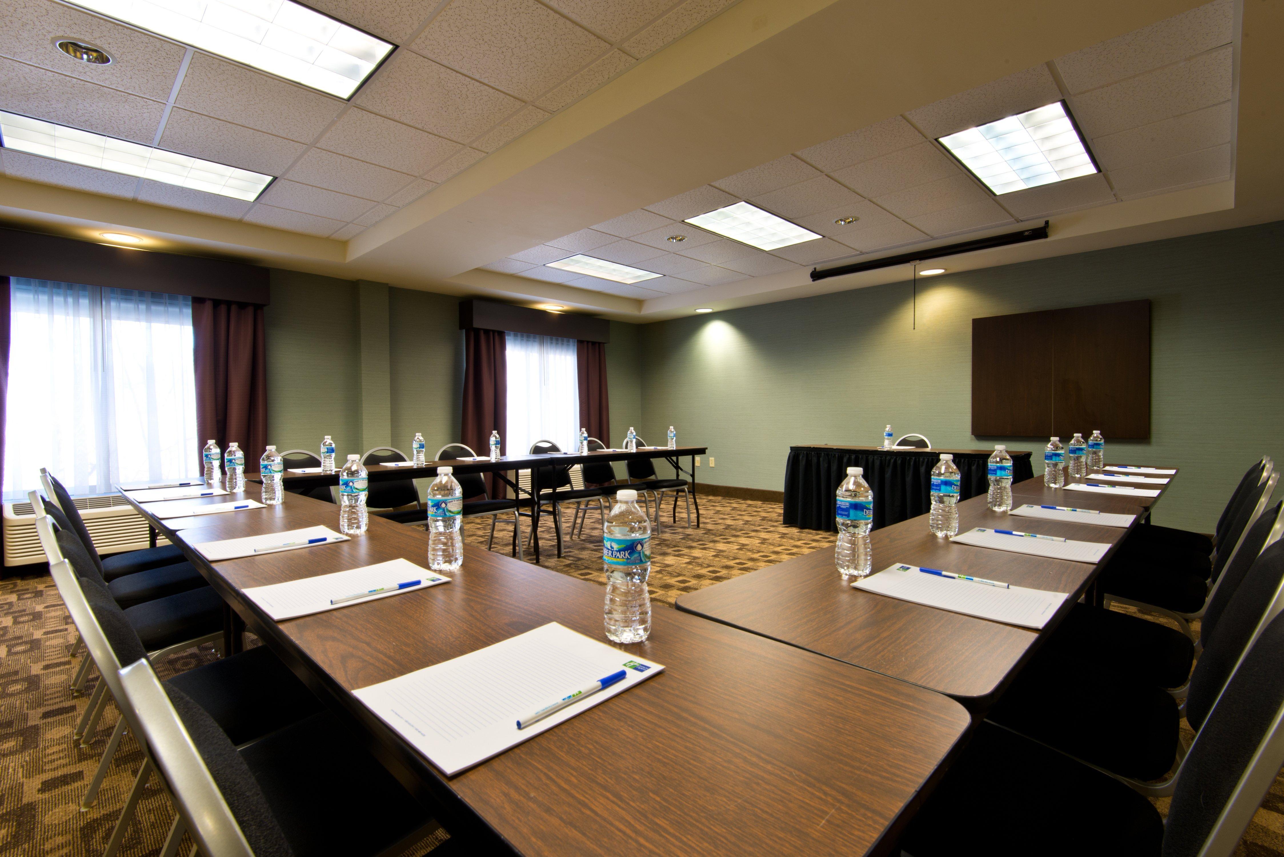 Holiday Inn Express Apex - Raleigh By Ihg Exterior photo